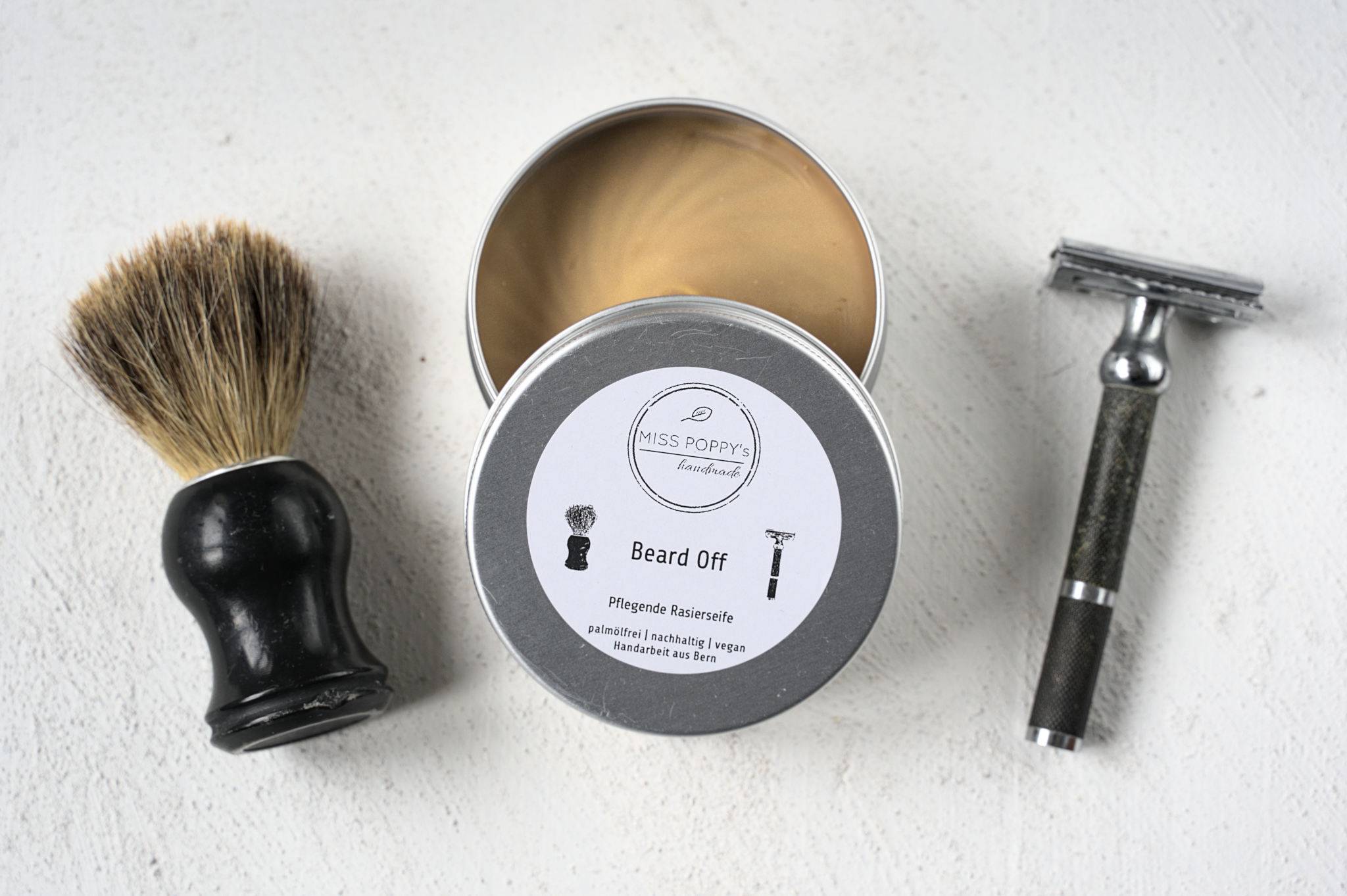 Rasierseife, Rasierhobel und Pinsel